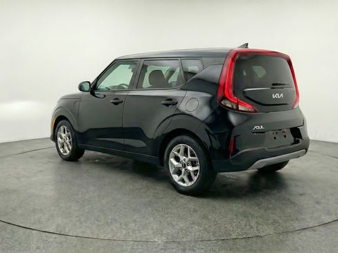 Used 2025 Kia Soul LX w/ LX Technology Package image 6