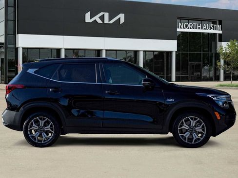 Certified 2022 Kia Seltos EX image 7