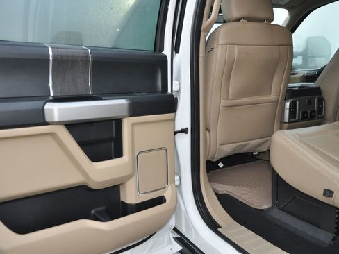 Used 2020 Ford F250 Lariat image 13