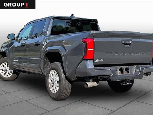 Certified 2025 Toyota Tacoma SR5 AWD/4WD image 12