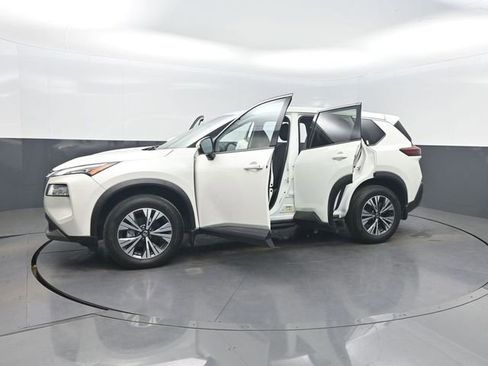 Used 2021 Nissan Rogue SV image 42