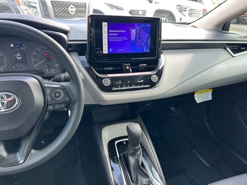Used 2025 Toyota Corolla LE image 17