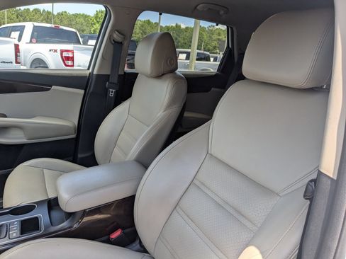 Used 2017 Kia Sorento EX AWD/4WD image 14