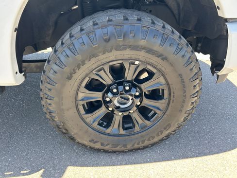 Used 2022 Ford F250 Platinum w/ Tremor Off-Road Package AWD/4WD image 8