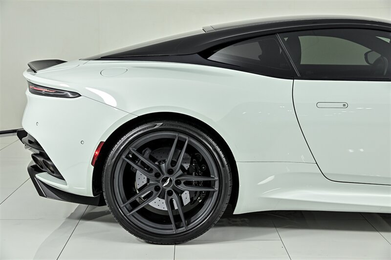 Used 2019 Aston Martin DBS Superleggera RWD image 18