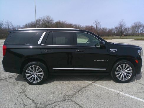 Used 2021 GMC Yukon Denali w/ Denali Premium Package AWD/4WD image 6