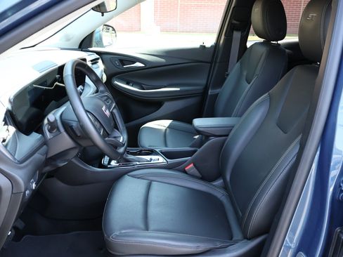 Used 2024 Buick Encore GX Sport Touring w/ Comfort Package FWD image 11
