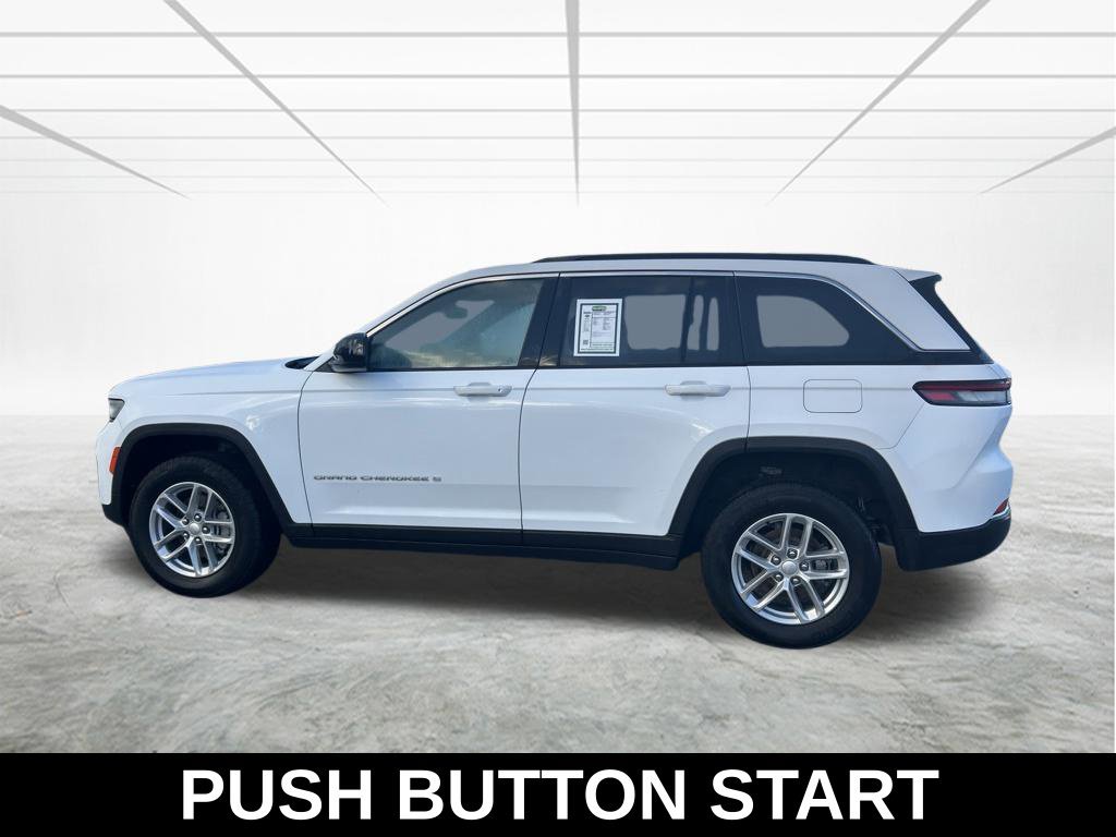 Used 2024 Jeep Grand Cherokee Laredo X w/ Luxury Tech Group I AWD/4WD image 8