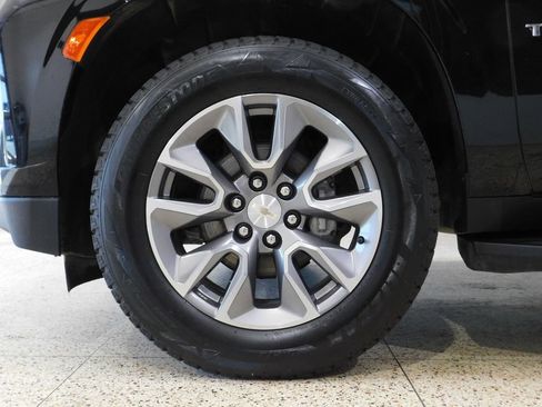 Used 2023 Chevrolet Tahoe LT w/ Luxury Package AWD/4WD image 21
