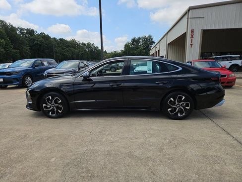 Used 2025 Hyundai Sonata SEL FWD image 2