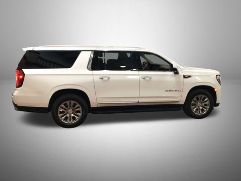 Certified 2023 GMC Yukon XL Denali AWD/4WD image 3