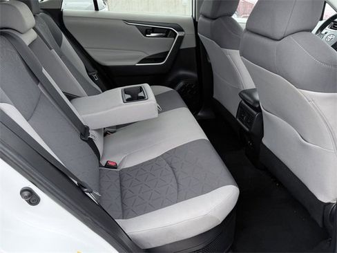 Certified 2021 Toyota RAV4 XLE image 17