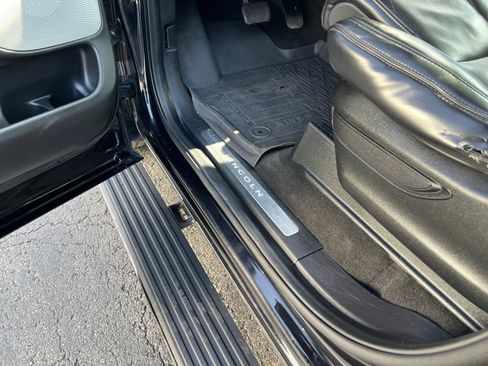 Used 2019 Lincoln Navigator L Reserve AWD/4WD image 15