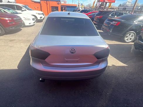 Used 2015 Volkswagen Passat 1.8T Limited Edition image 5