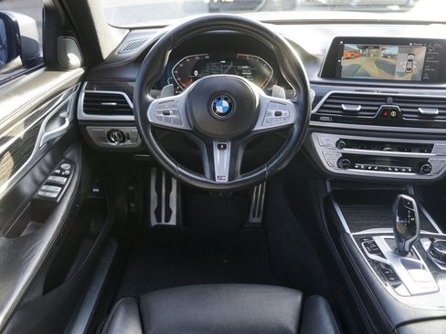 Used 2021 BMW 750i xDrive w/ Executive Package image 16