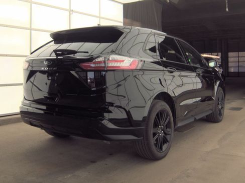Certified 2024 Ford Edge ST-Line AWD/4WD image 2