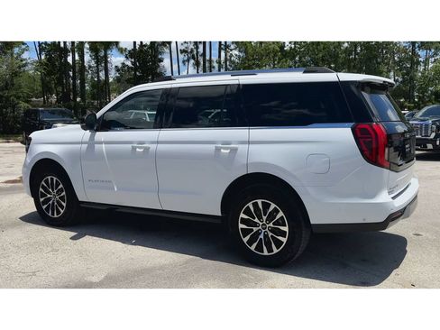Used 2025 Ford Expedition Platinum AWD/4WD image 6