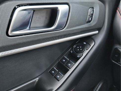 Used 2025 Ford Explorer ST-Line w/ ST-Line Street Pack image 34