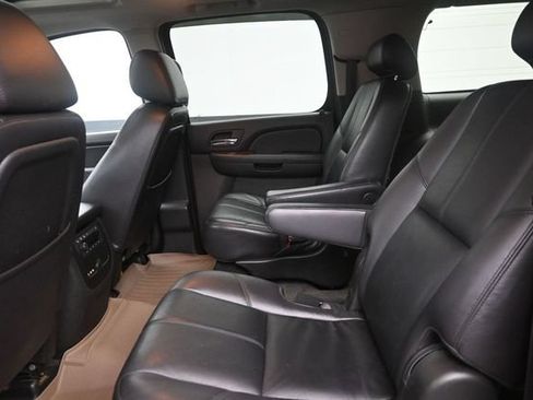 Used 2010 GMC Yukon XL SLT AWD/4WD image 18