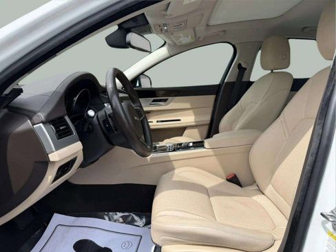 Used 2018 Jaguar XF Prestige AWD/4WD image 21