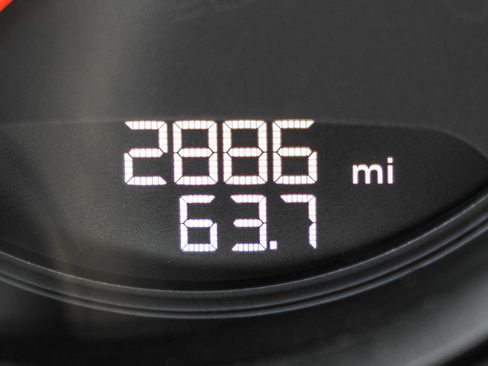 Used 2024 Porsche 718 Boxster w/ Premium Package image 19