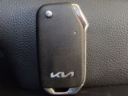 Used 2023 Kia Forte LXS w/ LXS Technology Package image 32