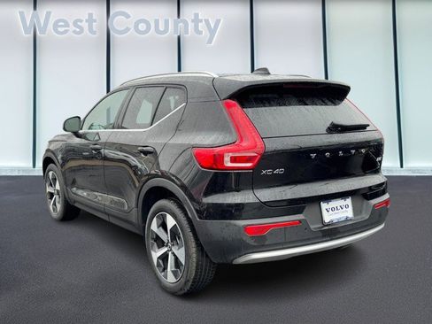 Certified 2025 Volvo XC40 B5 Core image 7