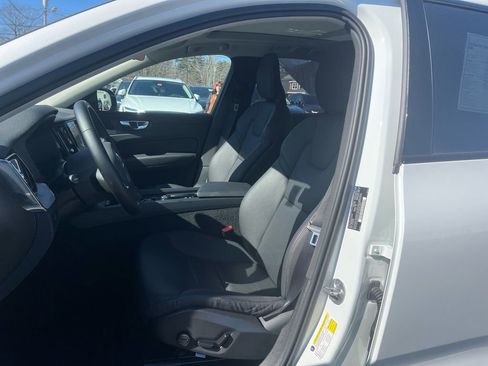 Certified 2025 Volvo XC60 B5 Plus AWD/4WD image 11