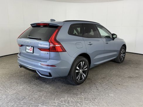 Used 2024 Volvo XC60 B5 Core image 9