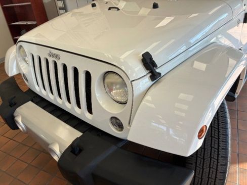 Used 2014 Jeep Wrangler Unlimited Sahara w/ Connectivity Group image 8