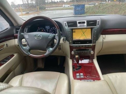 Used 2010 Lexus LS 460 L RWD image 3