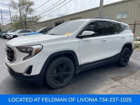Used 2019 GMC Terrain SLE w/ Driver Convenience Package FWD image 2