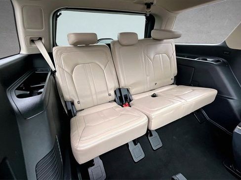 Used 2024 Ford Expedition Limited image 29