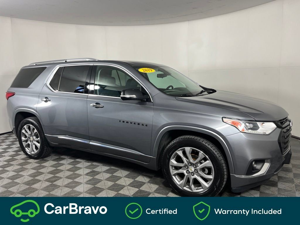 Used 2019 Chevrolet Traverse Premier w/ LPO, Blackout Package AWD/4WD image 2