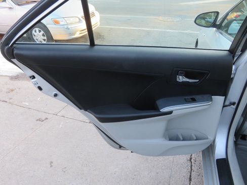 Used 2012 Toyota Camry LE image 26