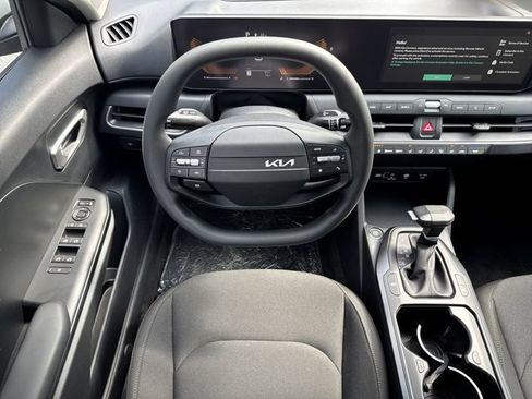 New 2026 Kia K4 FWD image 11