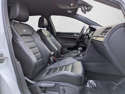 Used 2017 Volkswagen Golf R 4-Door image 21
