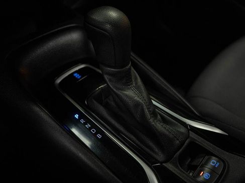 Used 2021 Toyota Corolla LE image 21