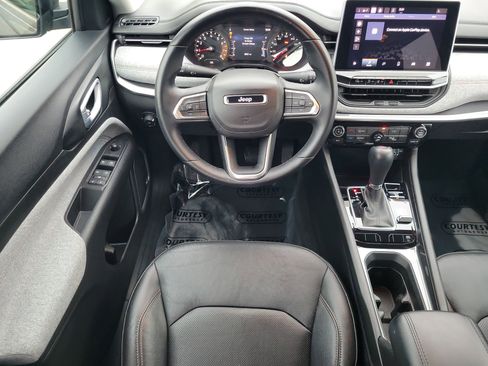 Used 2022 Jeep Compass Latitude w/ Sun and Sound Group image 18