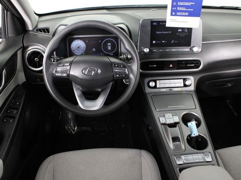 Certified 2023 Hyundai Kona SE image 7