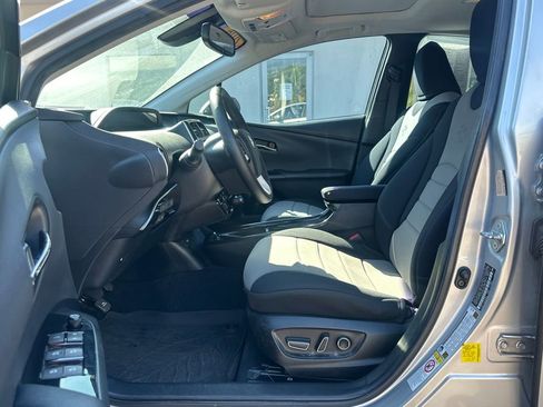 Used 2016 Toyota Prius Three Touring image 10