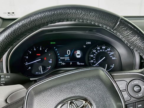 Used 2020 Toyota Avalon XLE FWD image 19