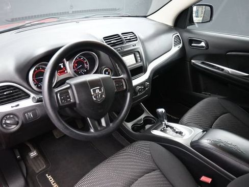 Used 2017 Dodge Journey SE w/ Flexible Seating Group FWD image 15