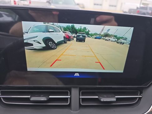 New 2026 Chevrolet Trax LT w/ LT Convenience Package FWD image 25
