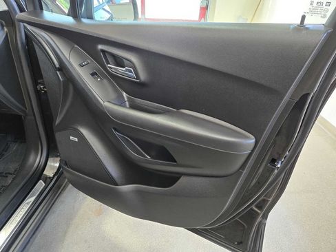 Used 2016 Chevrolet Trax LTZ w/ Midnight Edition AWD/4WD image 24