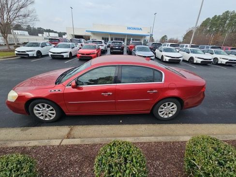 Used 2011 Buick Lucerne CXL image 1