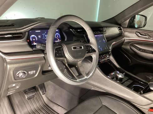 Used 2023 Jeep Grand Cherokee L Overland AWD/4WD image 12