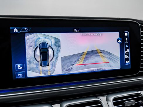 Used 2024 Mercedes-Benz Maybach GLS 600 4MATIC image 47