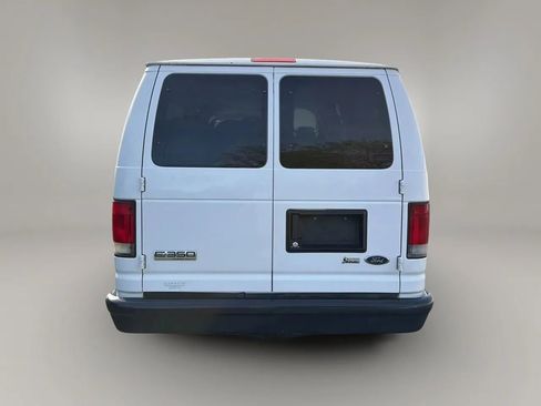 Used 2009 Ford E-350 and Econoline 350 Extended Super Duty RWD image 5