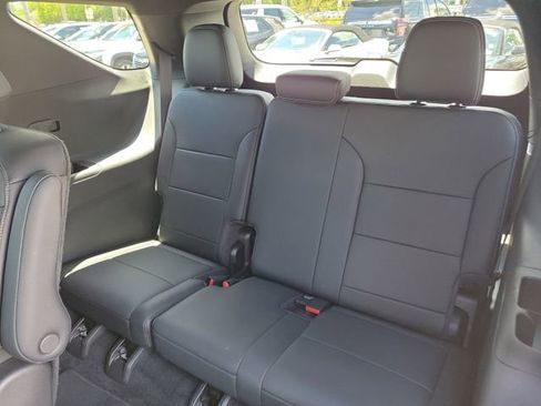 Used 2026 Chevrolet Traverse LT FWD image 14